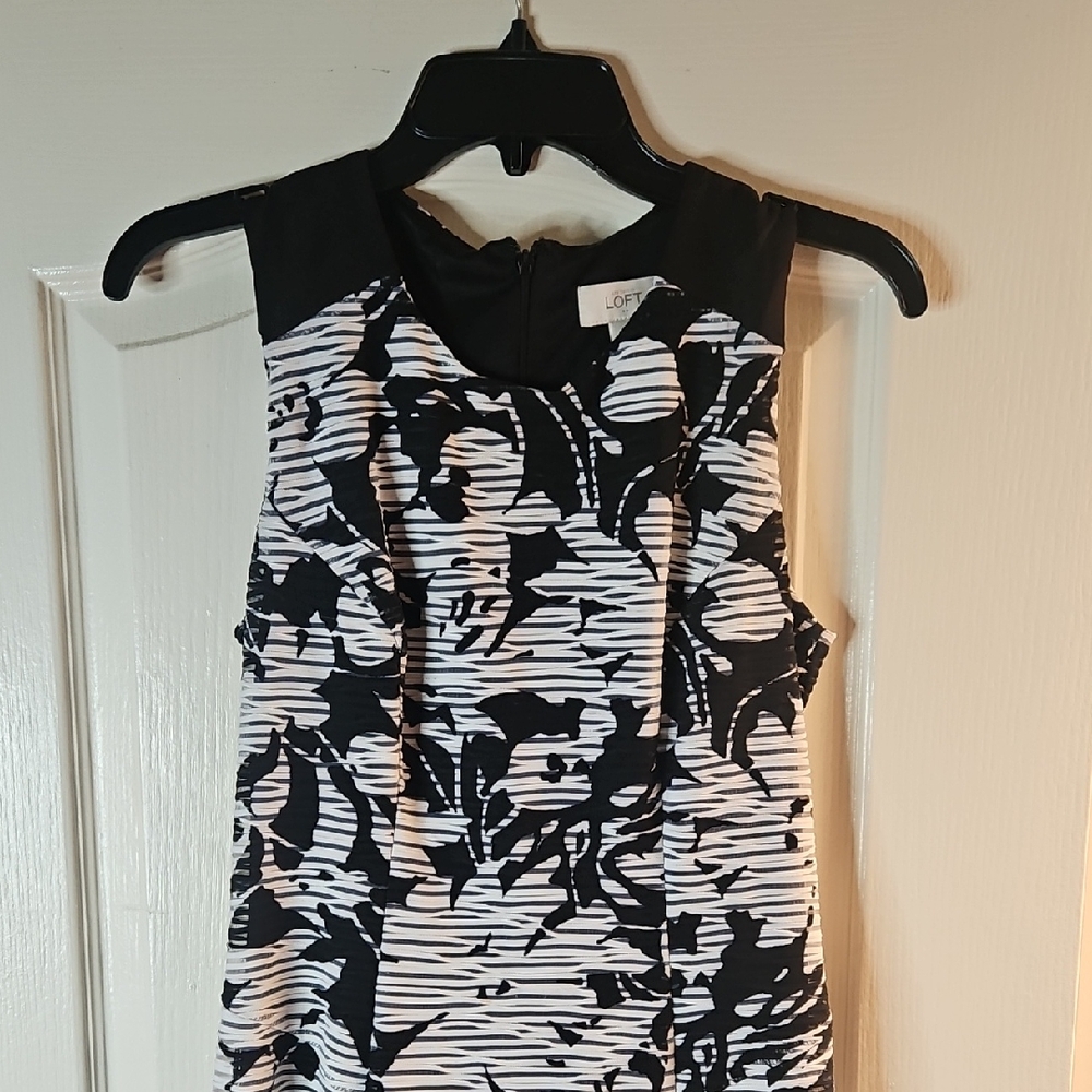 LOFT Monochrome Floral Sleeveless Dress